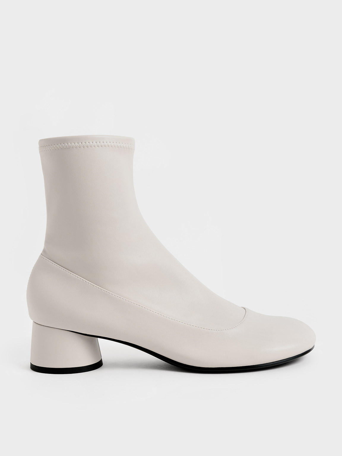 Stitch-Trim Cylindrical Heel Ankle Boots