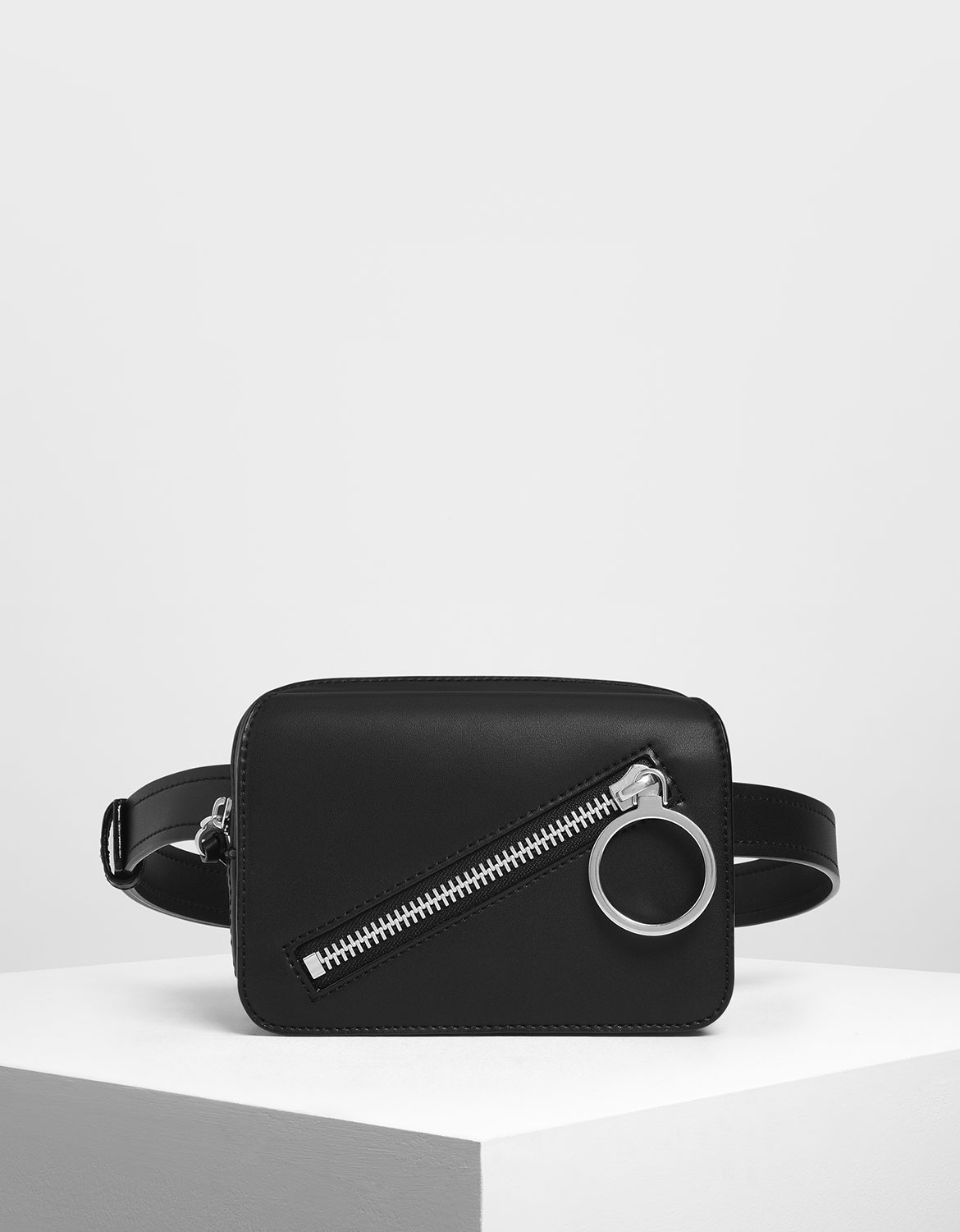 

Ring Zip Pocket Two-Way Belt Bag, Black