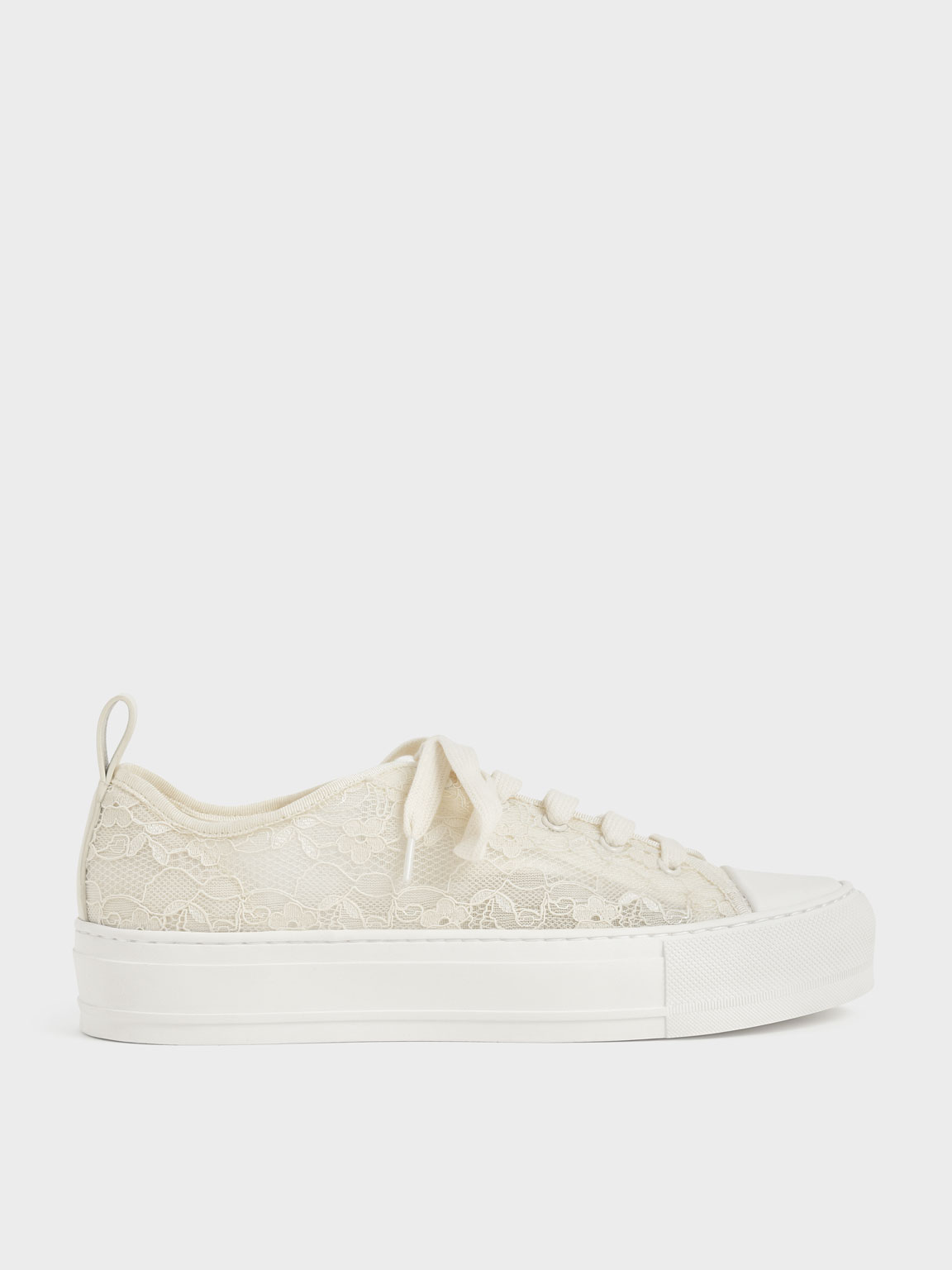 

Lace Low-Top Sneakers