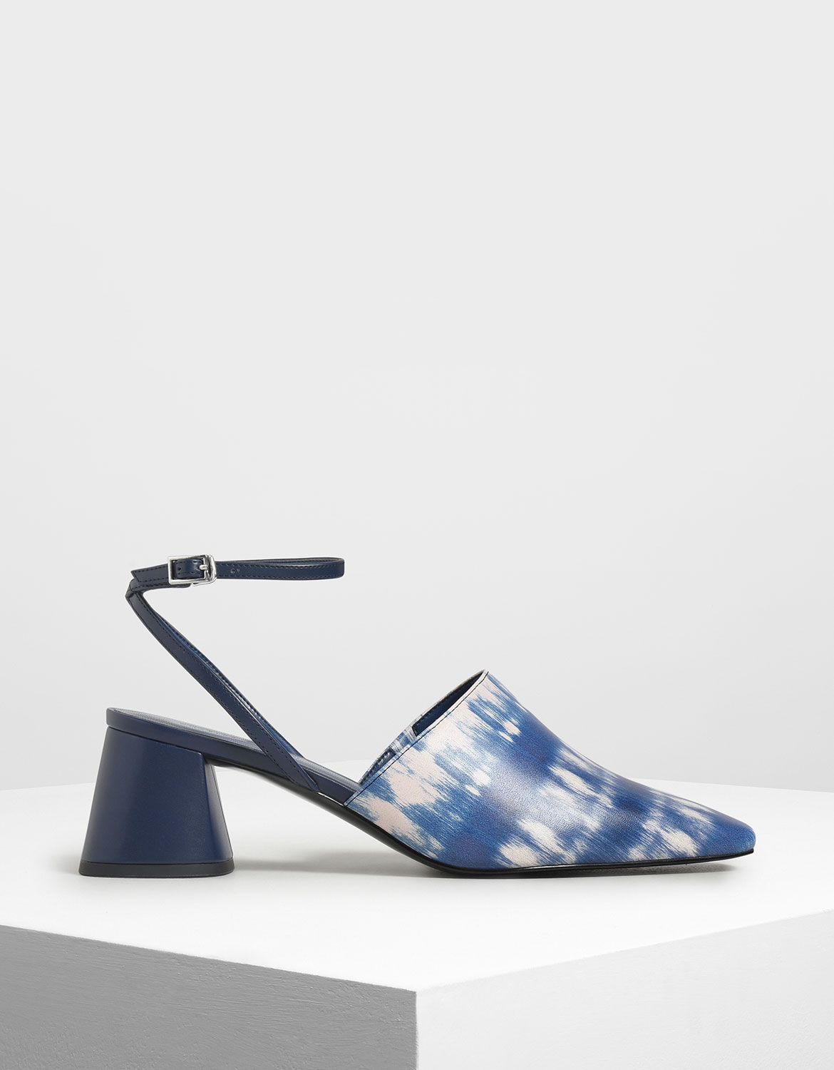 

Closed Toe Block Heel Printed Sandals, Dark blue