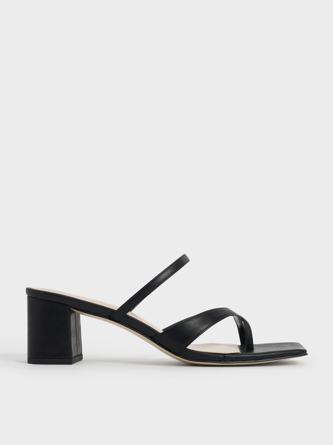 

Block Heel Toe Loop Sandals, Black