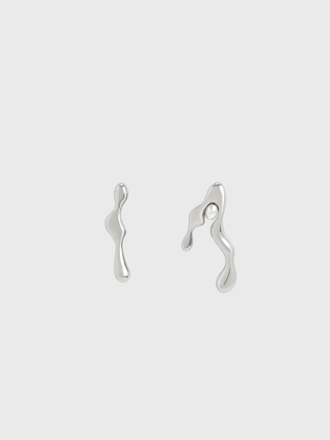 

Sculpted Mismatch Earrings, Silver
