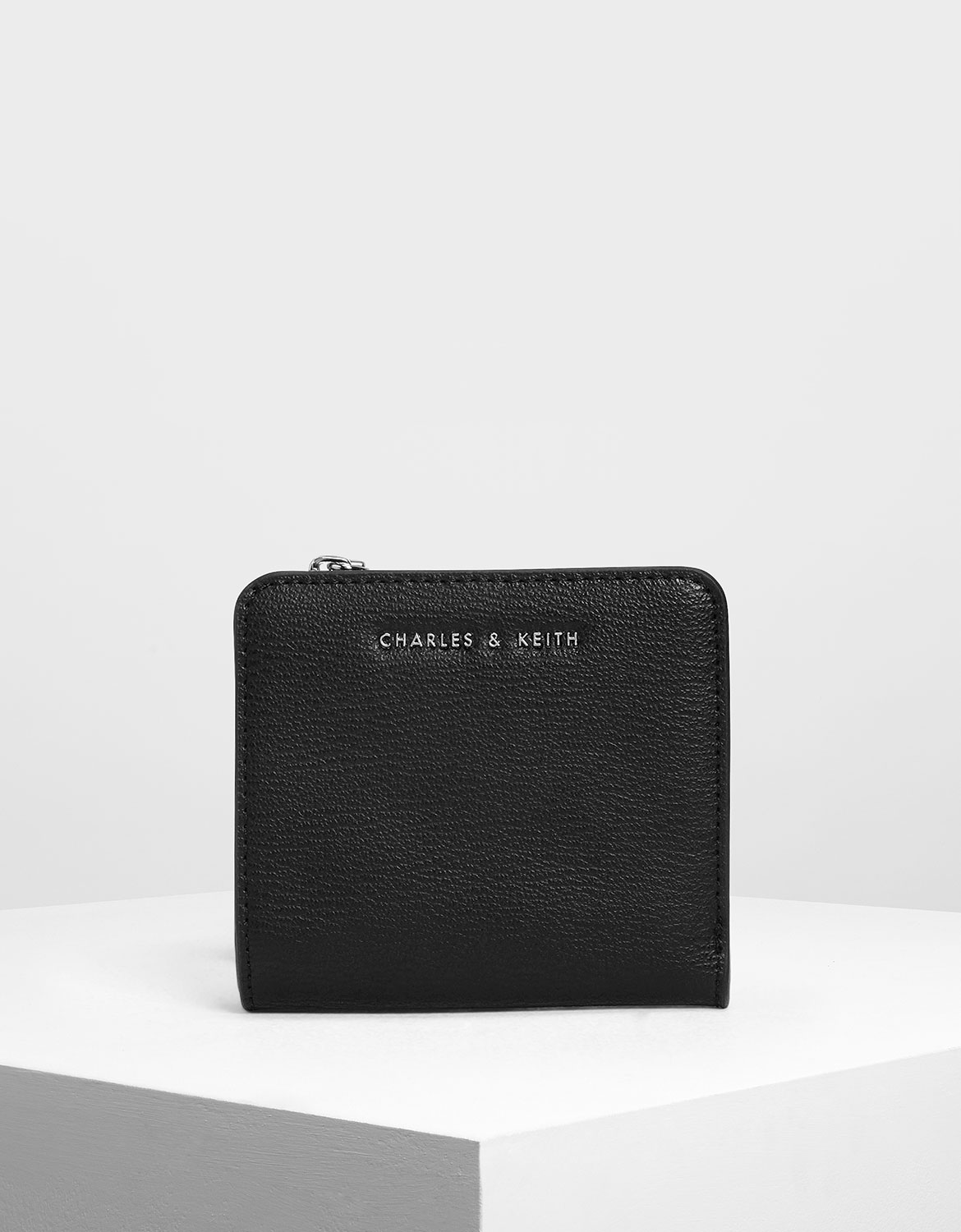 

Classic Snap Button Card Holder, Black