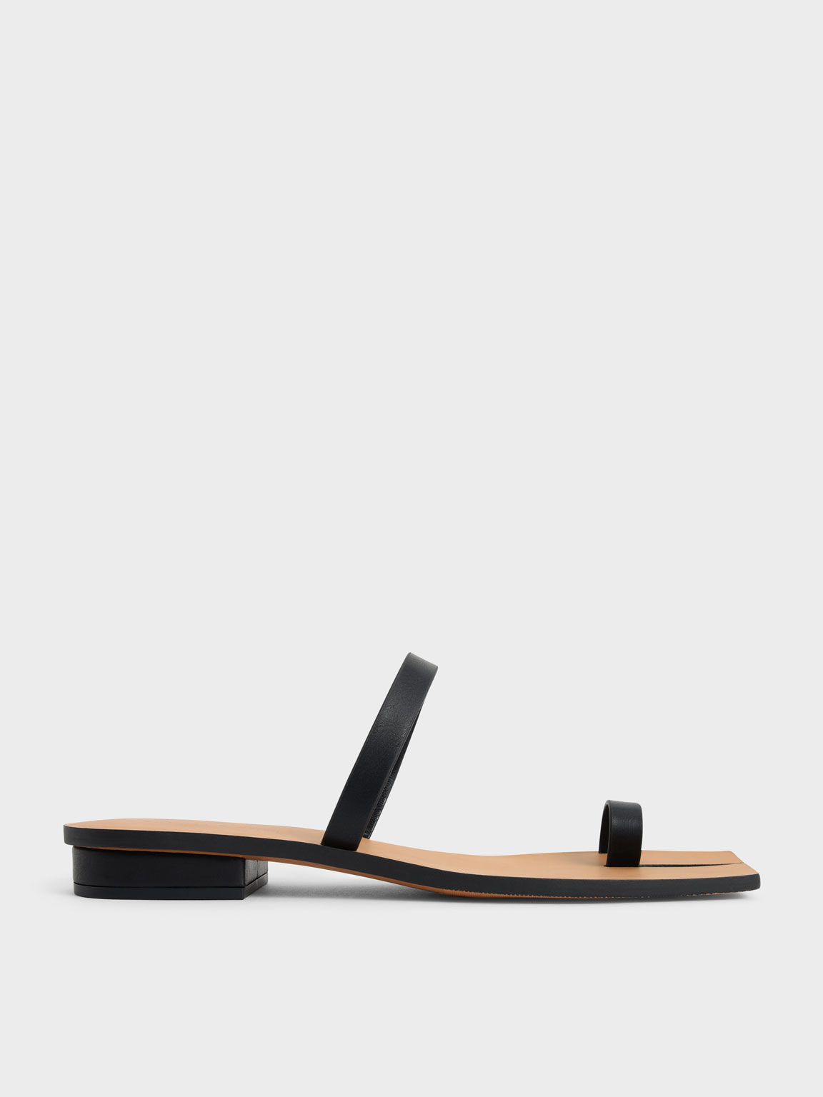

Toe Ring Flat Sandals