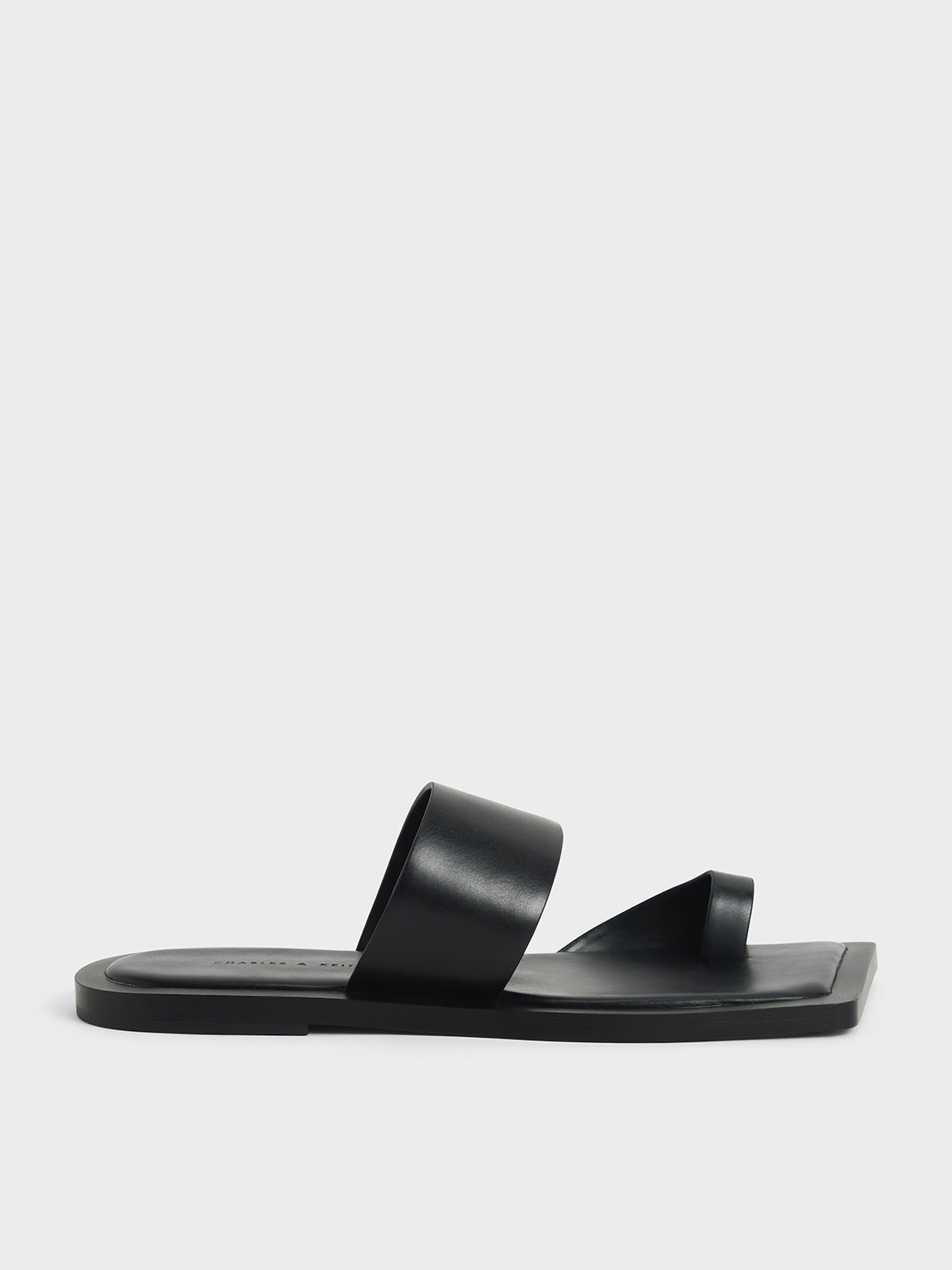 

Toe Loop Slide Sandals