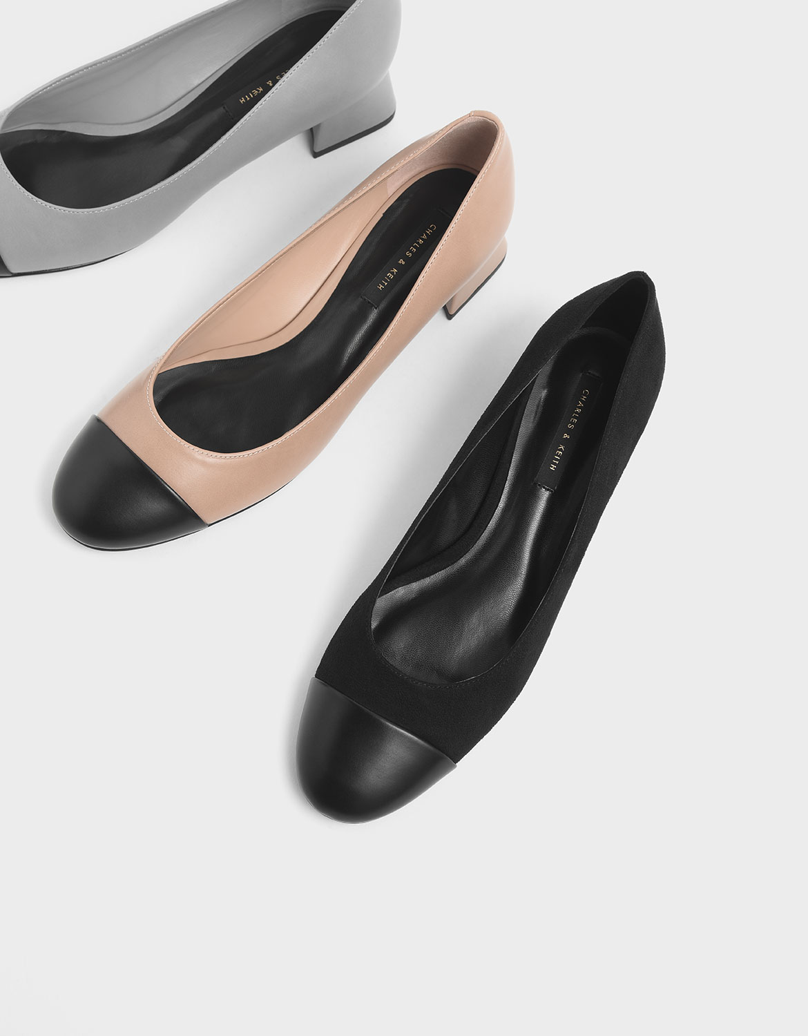 

Round Toe Curved Block Heel Textured Pumps, Black