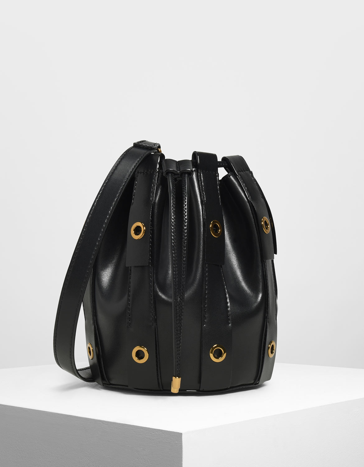 

Fringe Bucket Bag, Black
