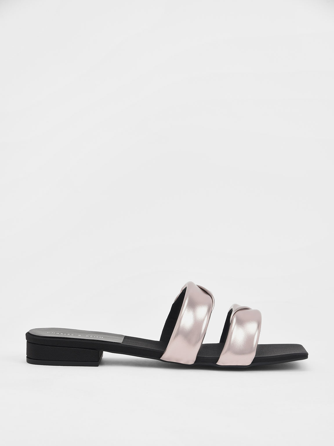 

Puffy Strap Metallic Sandals