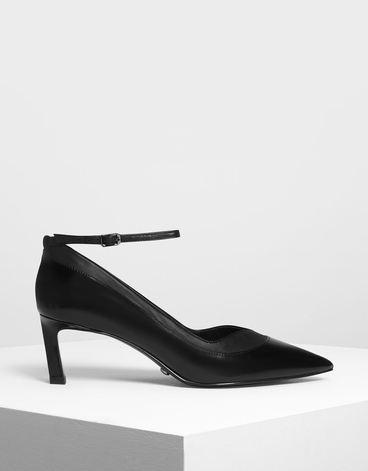 

Contrast Panelling Leather Pumps, Black