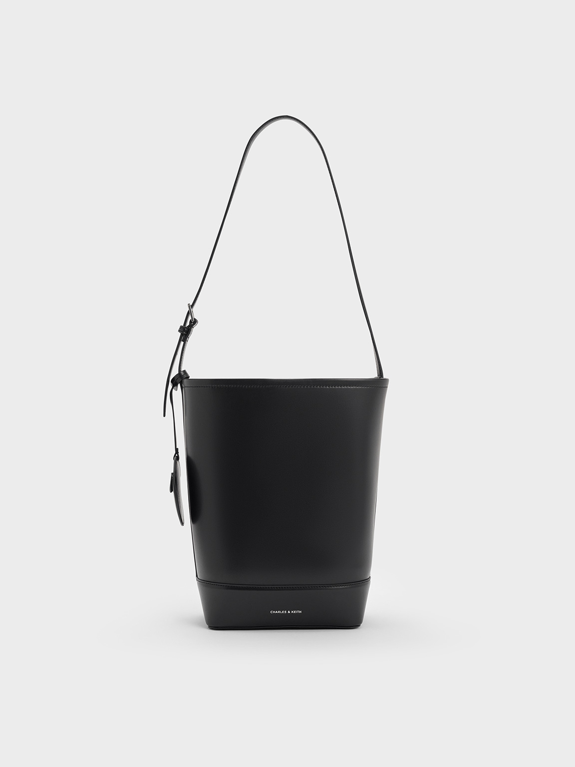 Charles & Keith - Enola Elongated Bucket Bag In Noir