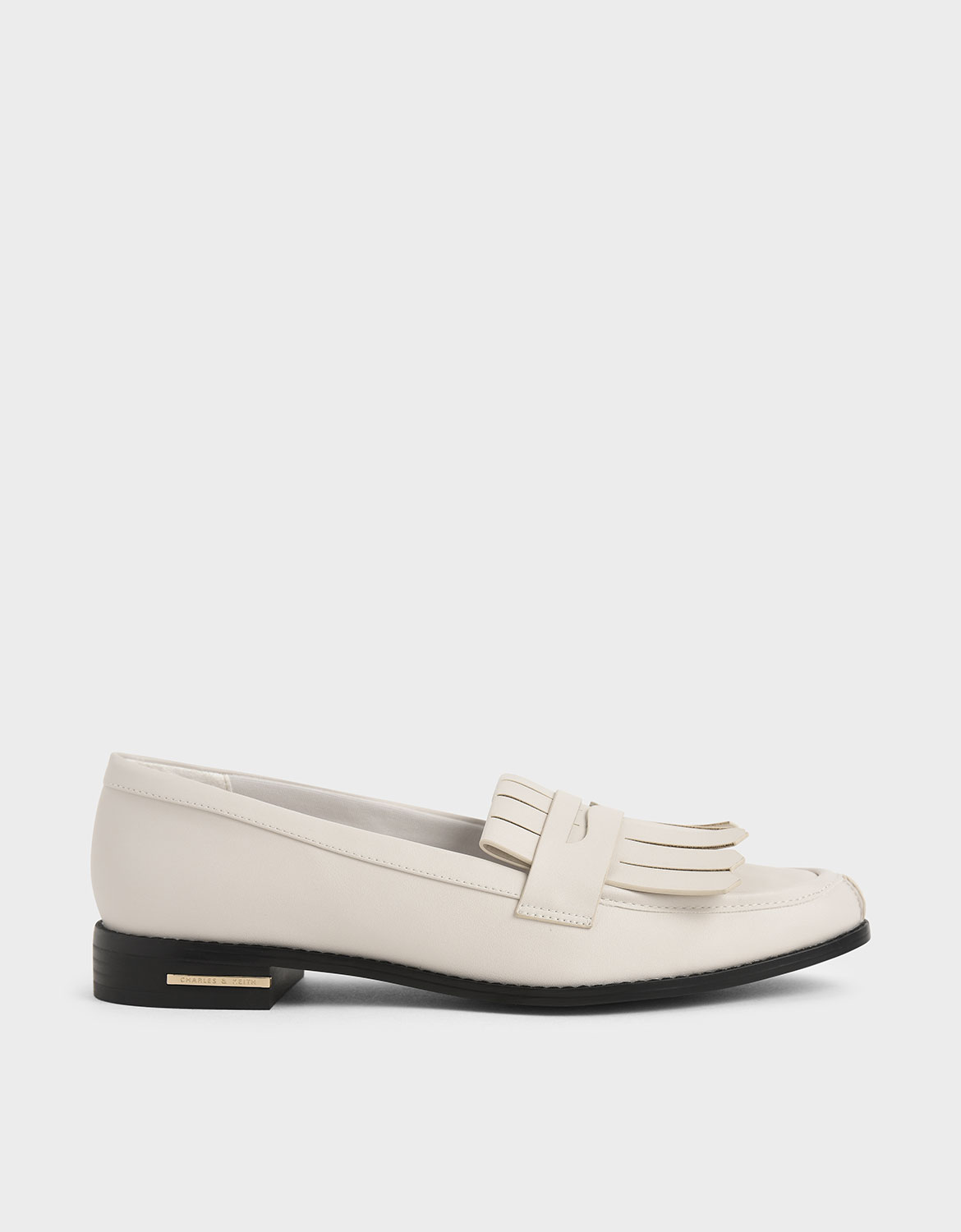 

Frill Loafers, Chalk