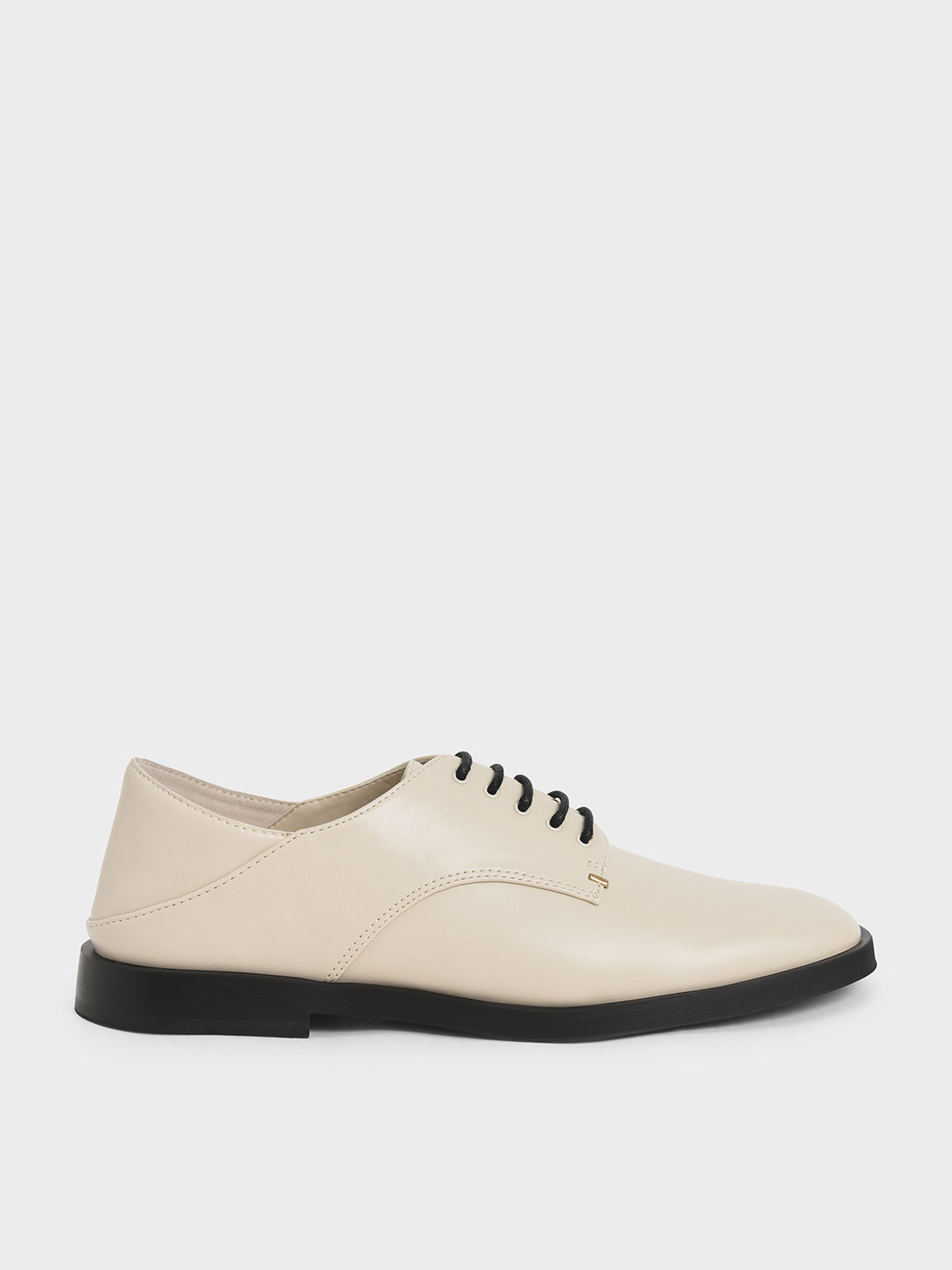 

Metallic Accent Lace-Up Derby Shoes