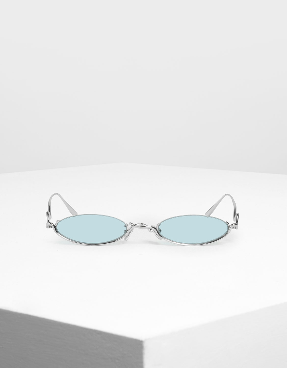 

Wire Frame Oval Sunglasses, Blue