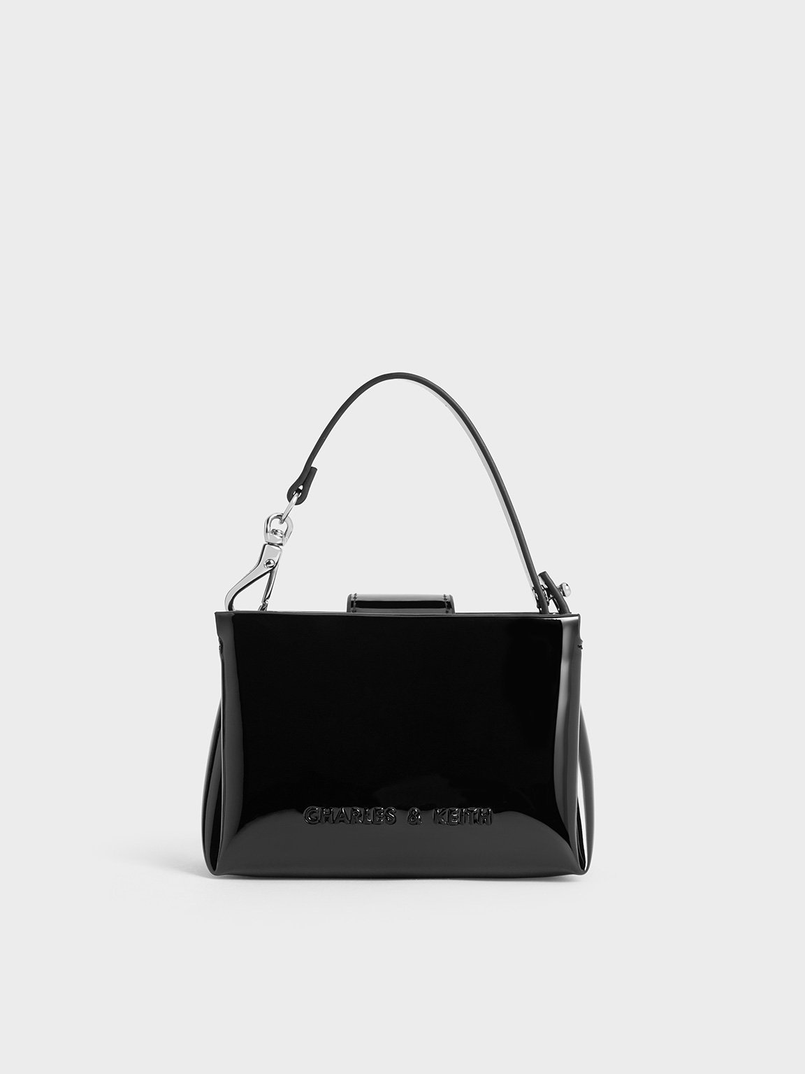 ひなポコ親衛隊 CHANEL ほぼ未使用ブラック トートバッグ フリンジ付 Noir Bosie Patent Top Handle Pouch - CHARLES & KEITH UK