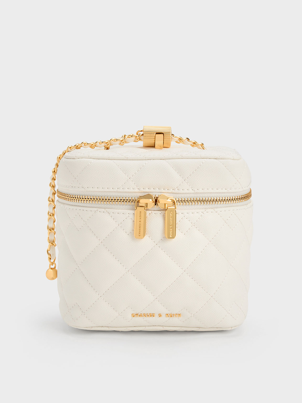 CHARLES & KEITH  
クラシックダブルハンドル　トートバッグ(黒) Charles & Keith Nezu Quilted Boxy Bag In White | ModeSens